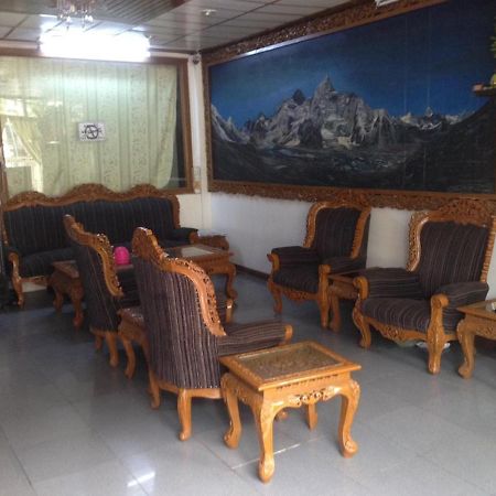 Everest Hotel Янгон Экстерьер фото