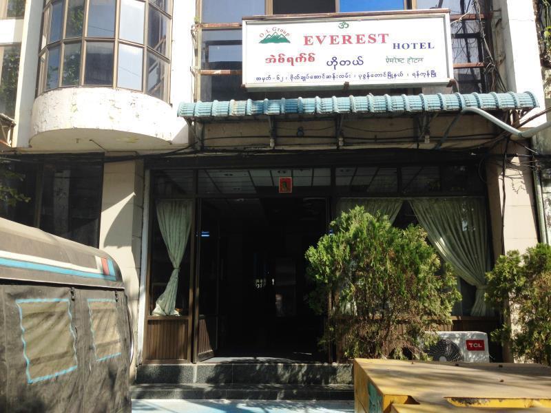 Everest Hotel Янгон Экстерьер фото