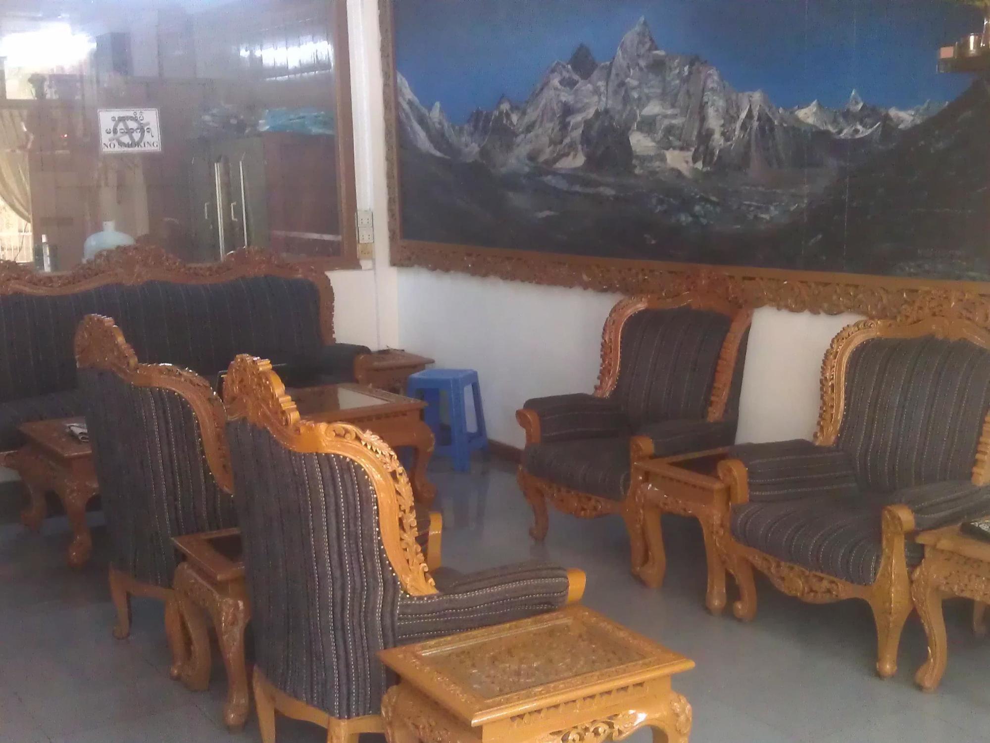 Everest Hotel Янгон Экстерьер фото