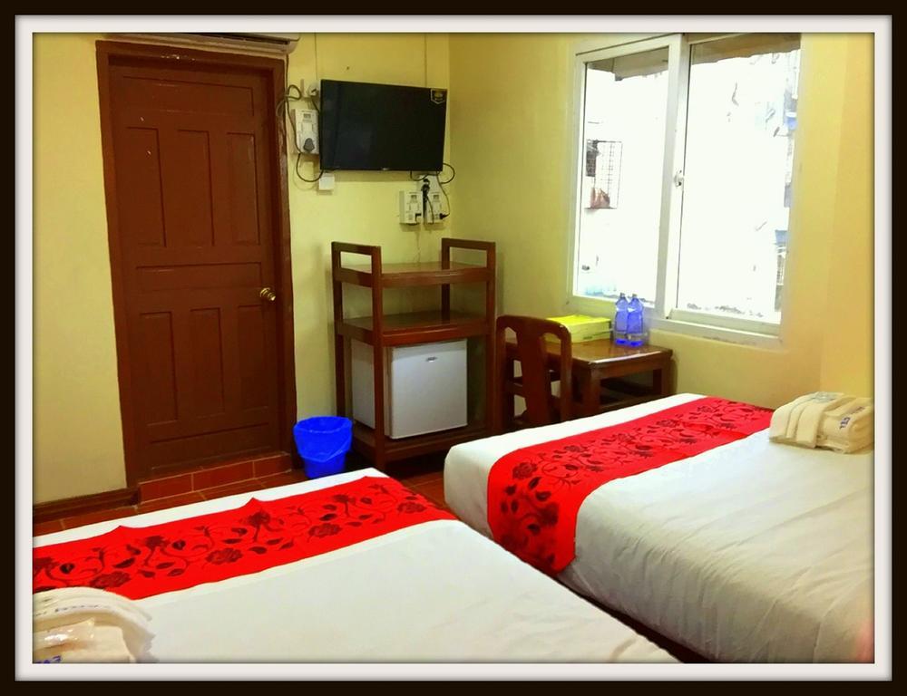 Everest Hotel Янгон Экстерьер фото