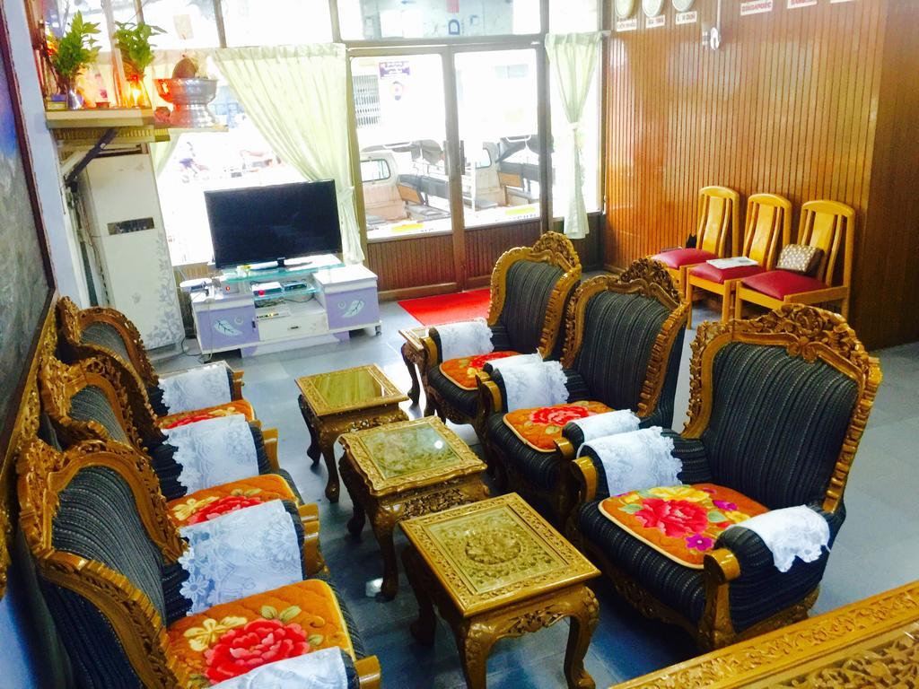Everest Hotel Янгон Экстерьер фото