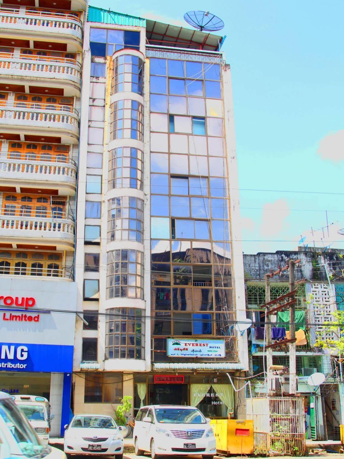 Everest Hotel Янгон Экстерьер фото