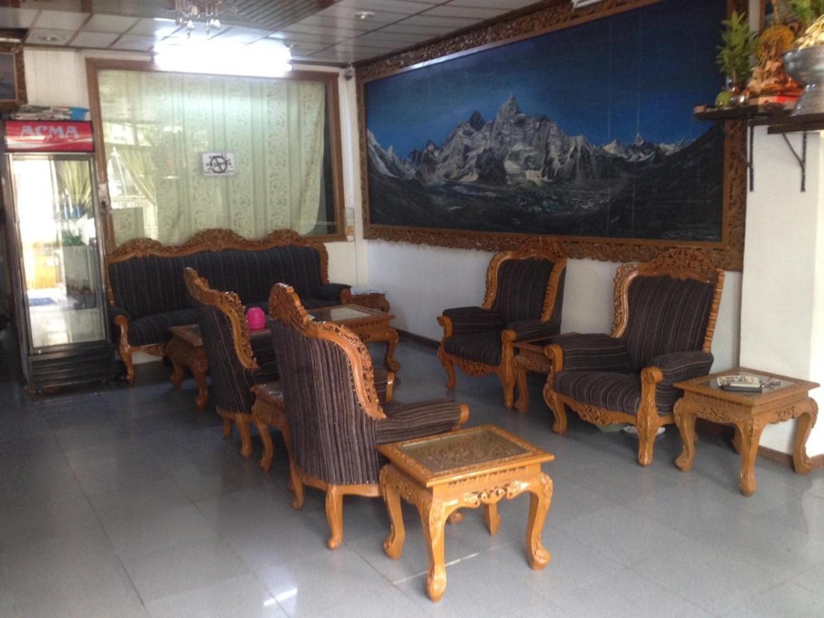 Everest Hotel Янгон Экстерьер фото